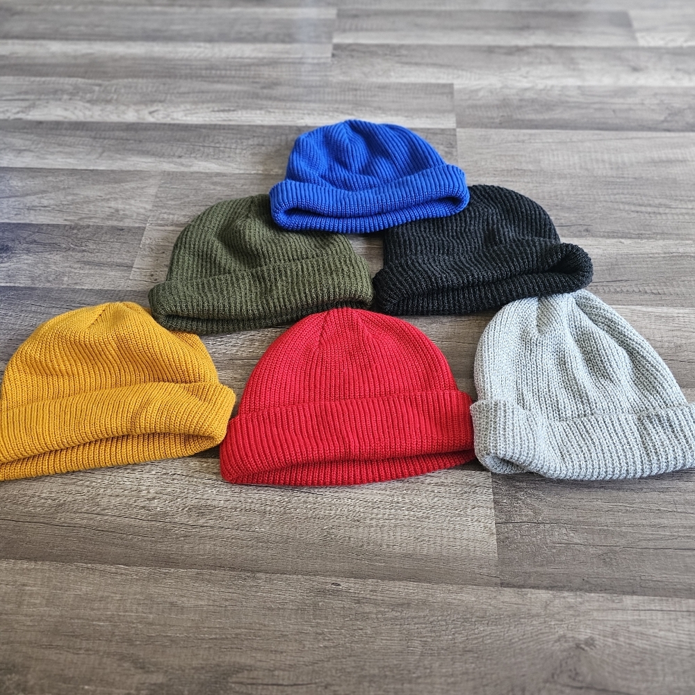 Lot of 6 beanies